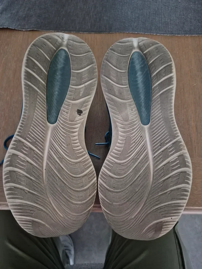Used Asics Cumulus 26 bike — image 5 of 7
