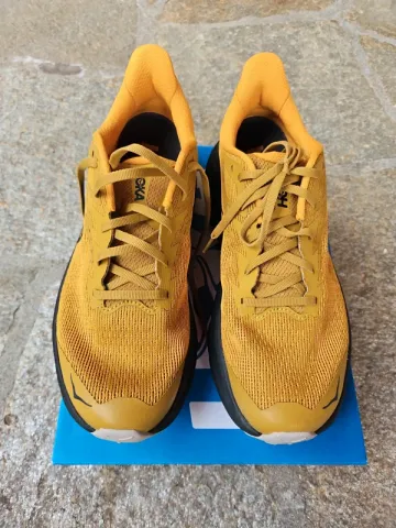 Used Hoka Challenger 8 bike — image 1 of 8