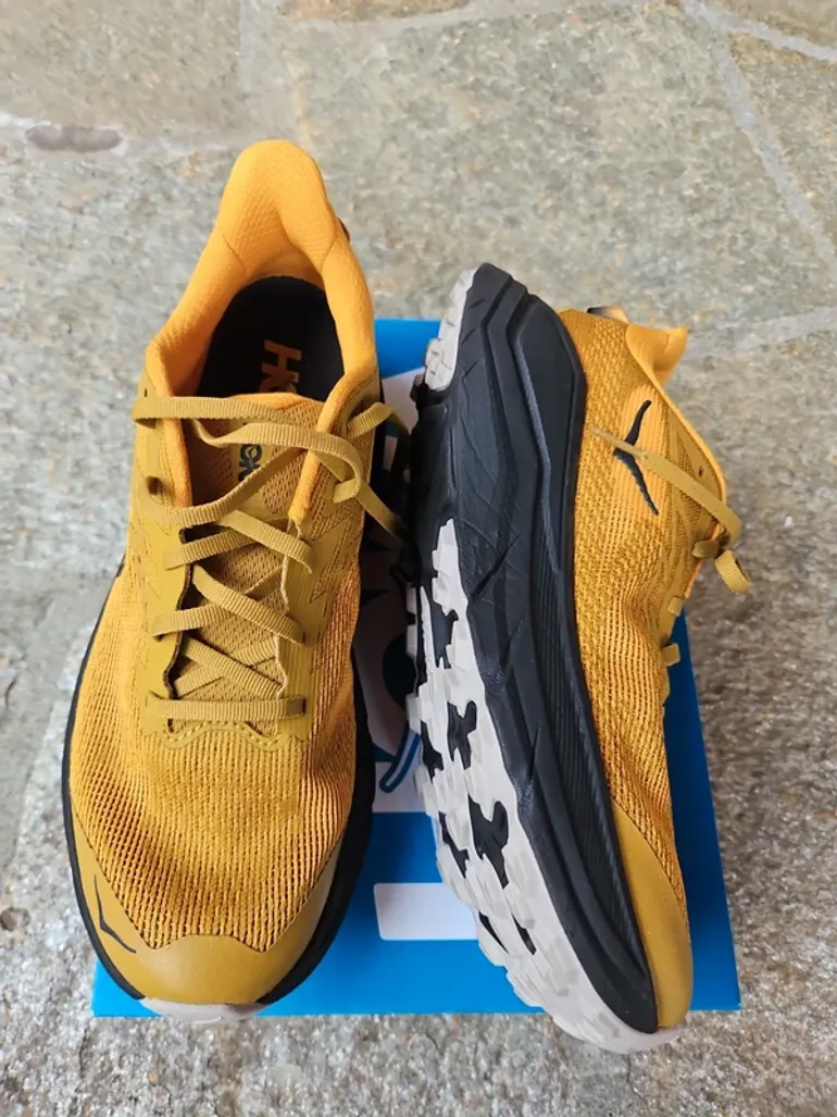 Used Hoka Challenger 8 bike — image 4 of 8
