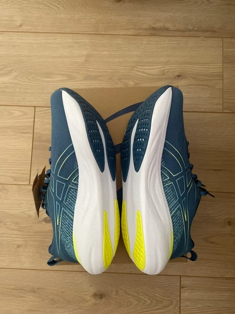 Used Asics Ziruss 8 bike — image 5 of 7
