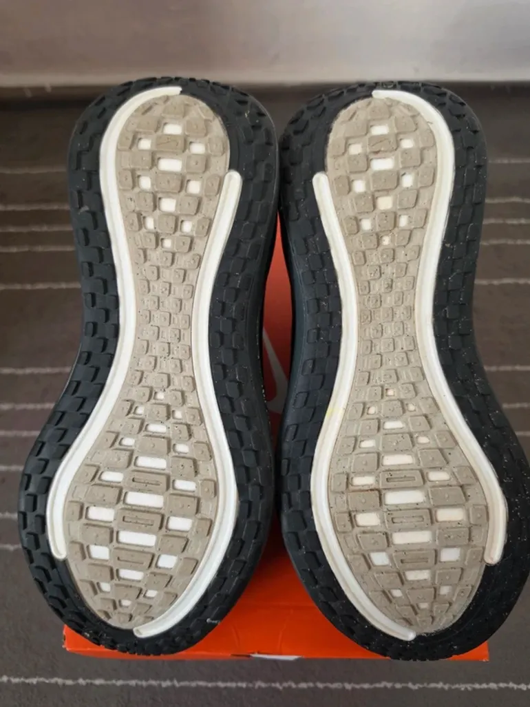 Used Premium Vomero Plus bike — image 10 of 10