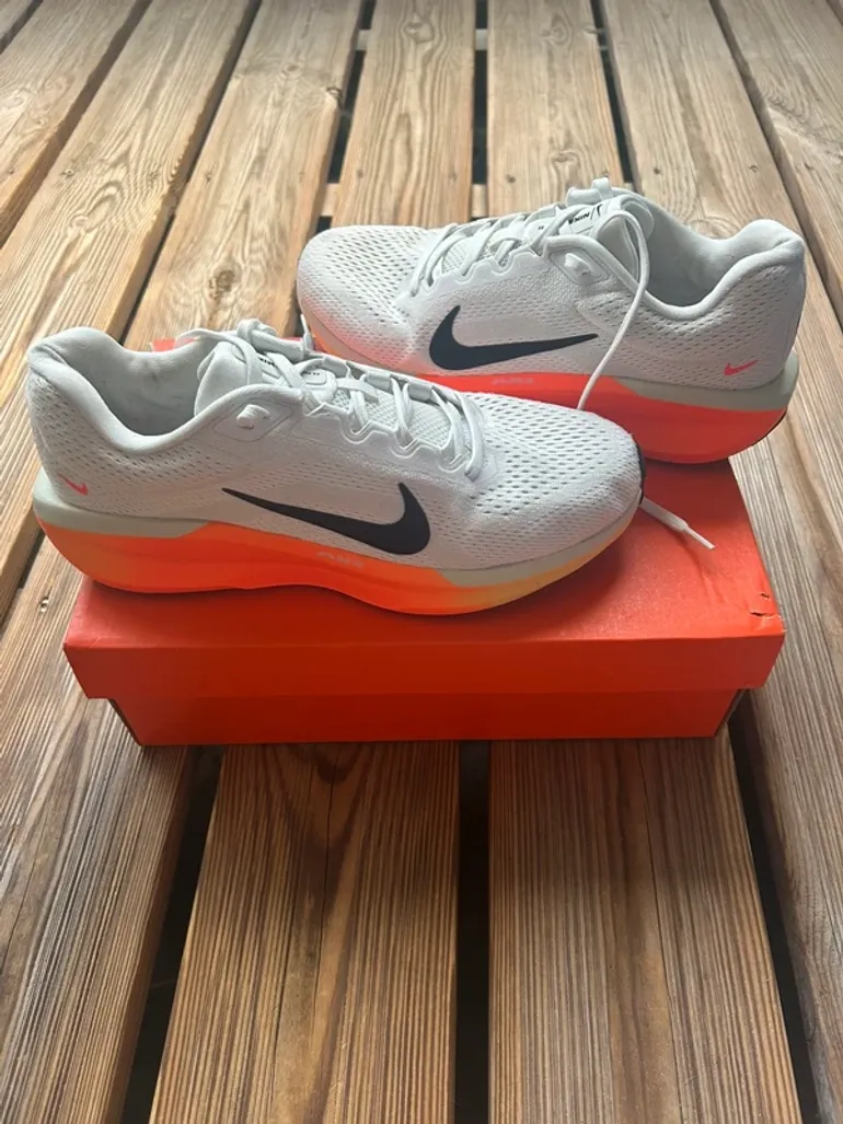 Brugt Nike Running Shoes bike — billede 2 af 6