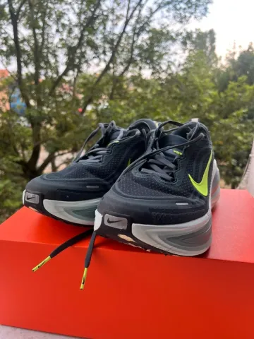 Used Nike Vomero Plus bike — image 2 of 7