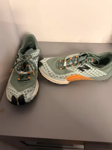New Balance Minimus Trail bike d'occasion — image 2 sur 4