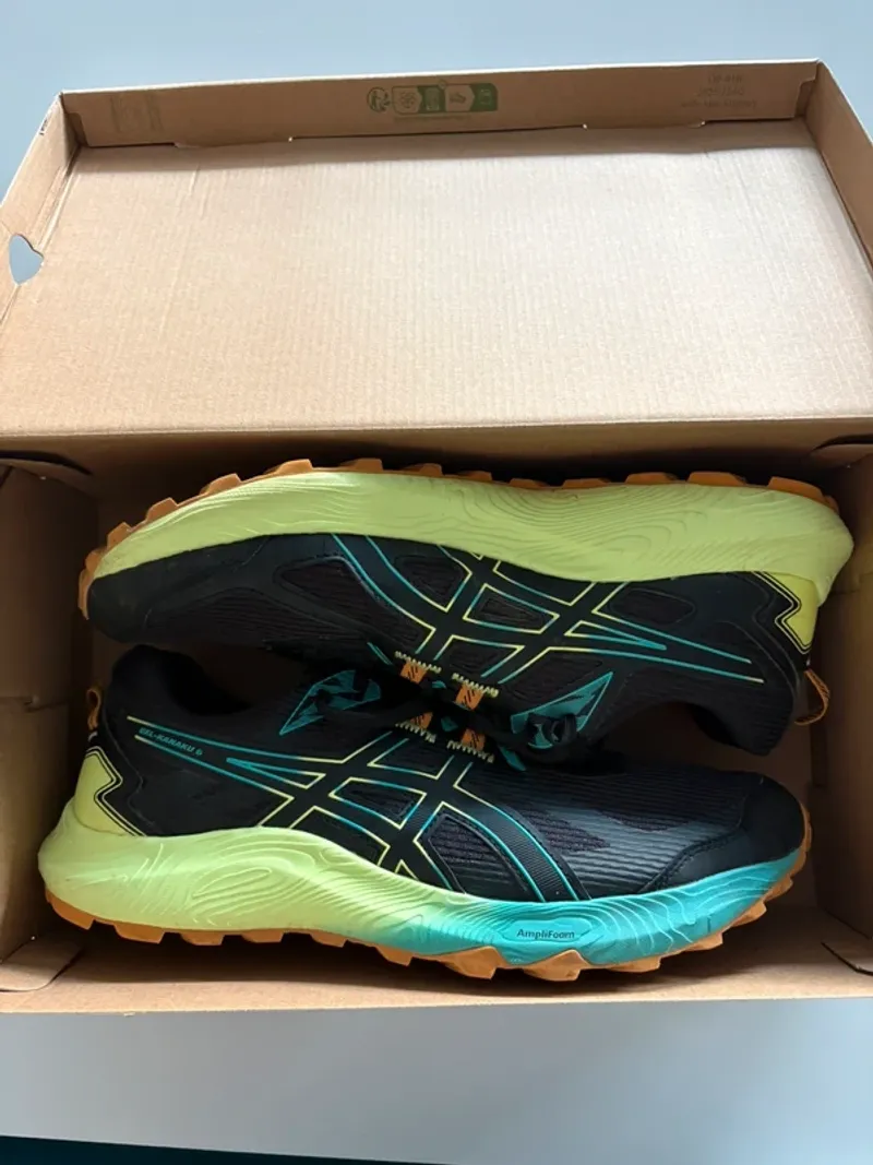 Asics Gel Kanaku 6 Running Shoes usato