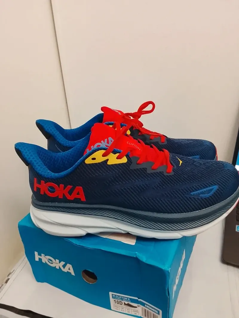 Hoka Shoes Running Shoes usato