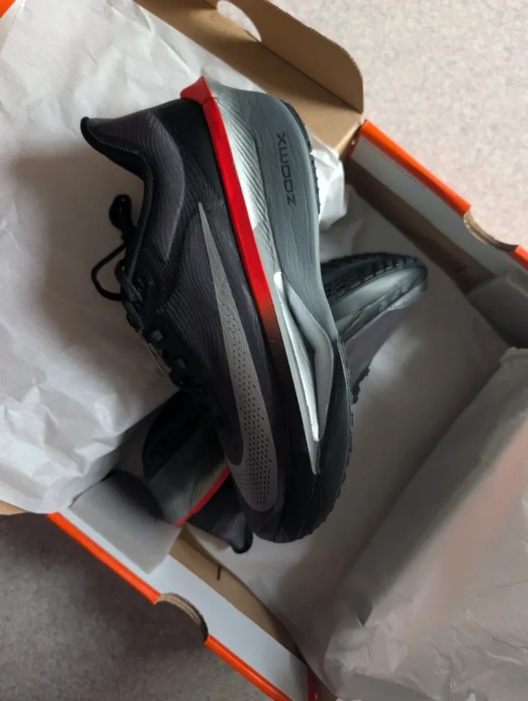 Used Nike Zoom Fly 6 bike — image 3 of 9