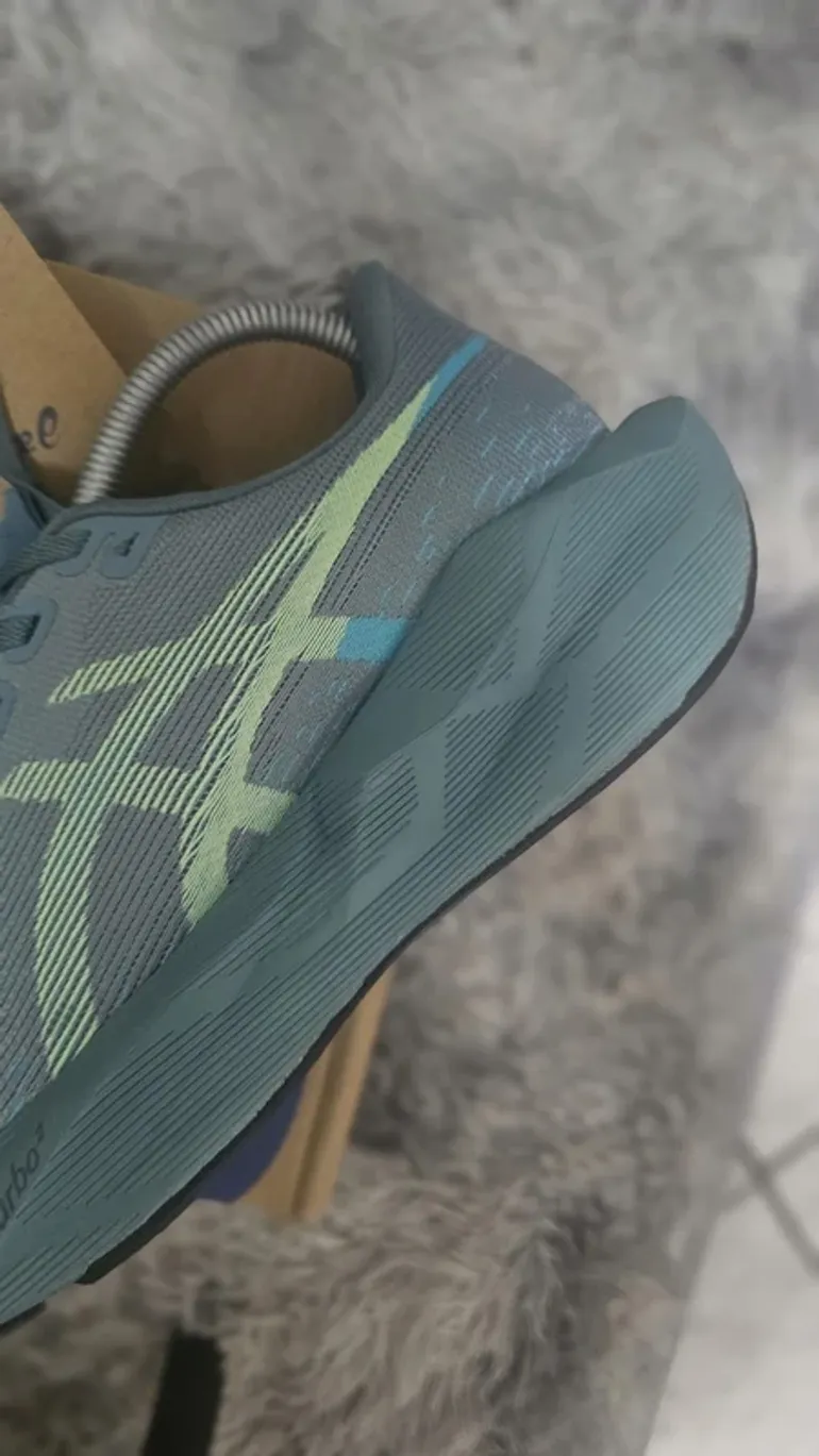 Used Asics Novablast 6 bike — image 4 of 8