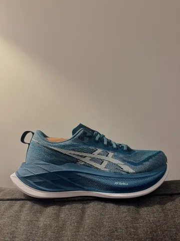 Used Asics Superblast 2 bike — image 3 of 4