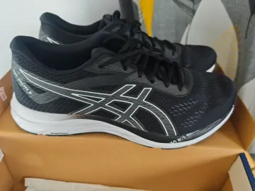 Used Asics Gel excite 6 bike — image 4 of 5