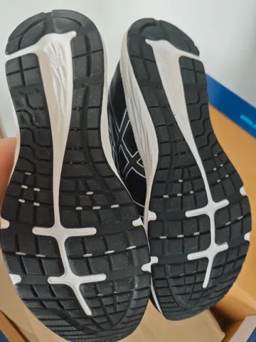 Used Asics Gel excite 6 bike — image 2 of 5