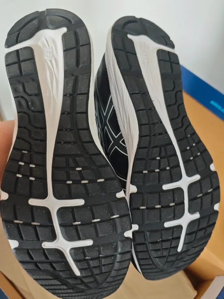 Used Asics Gel excite 6 bike — image 2 of 5