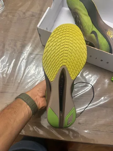 Used Nike Vaporfly Next% 4 bike — image 8 of 9