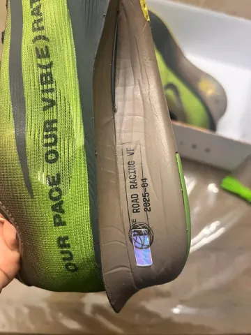 Used Nike Vaporfly Next% 4 bike — image 2 of 9