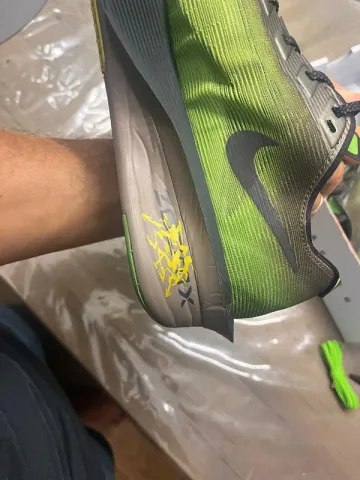 Used Nike Vaporfly Next% 4 bike — image 7 of 9