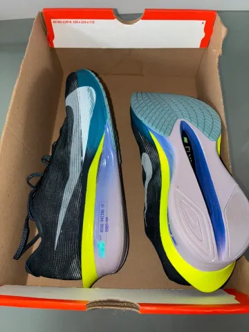 Used White ZoomX Vaporfly Next% 4 bike — image 3 of 4