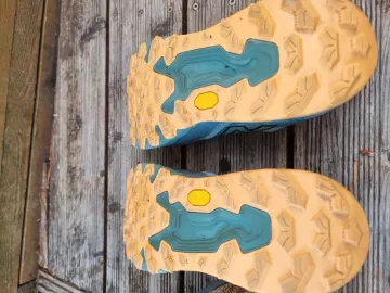 Käytetty New Balance Hierro V9 bike — kuva 8 / 9