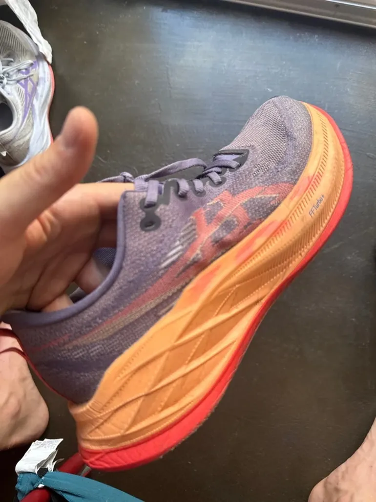 Used Asics Superblast 2 bike — image 3 of 5