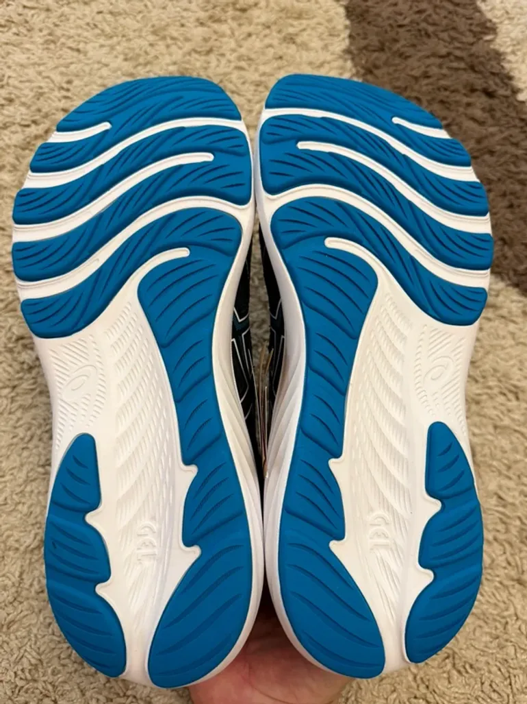 Used Asics Shoes bike — image 4 of 8