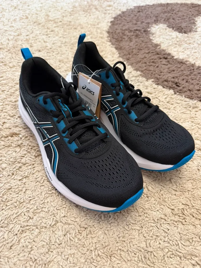 Used Asics Shoes bike — image 7 of 8
