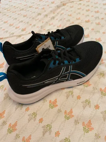 Used Asics Running Shoes bike — image 4 of 6