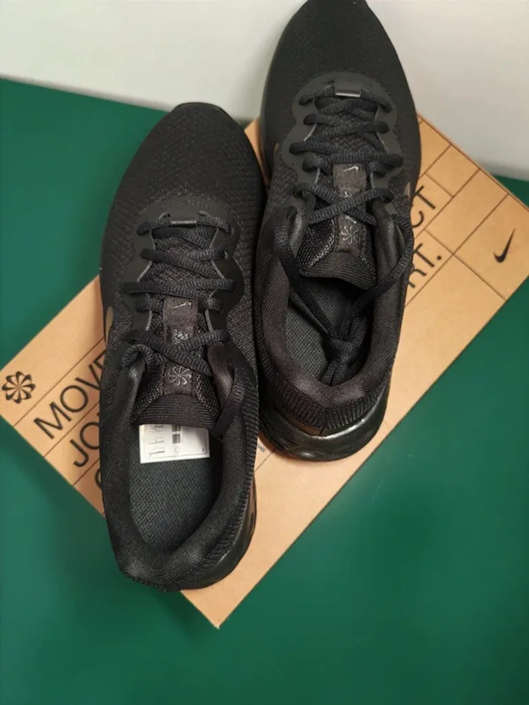 Used Nike Revolution 6 bike — image 4 of 5