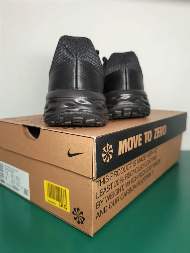 Used Nike Revolution 6 bike — image 3 of 5