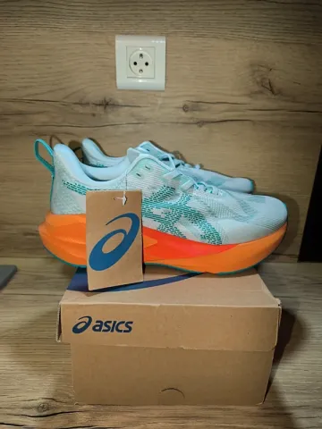 Used Asics Novablast 5 bike — image 1 of 5
