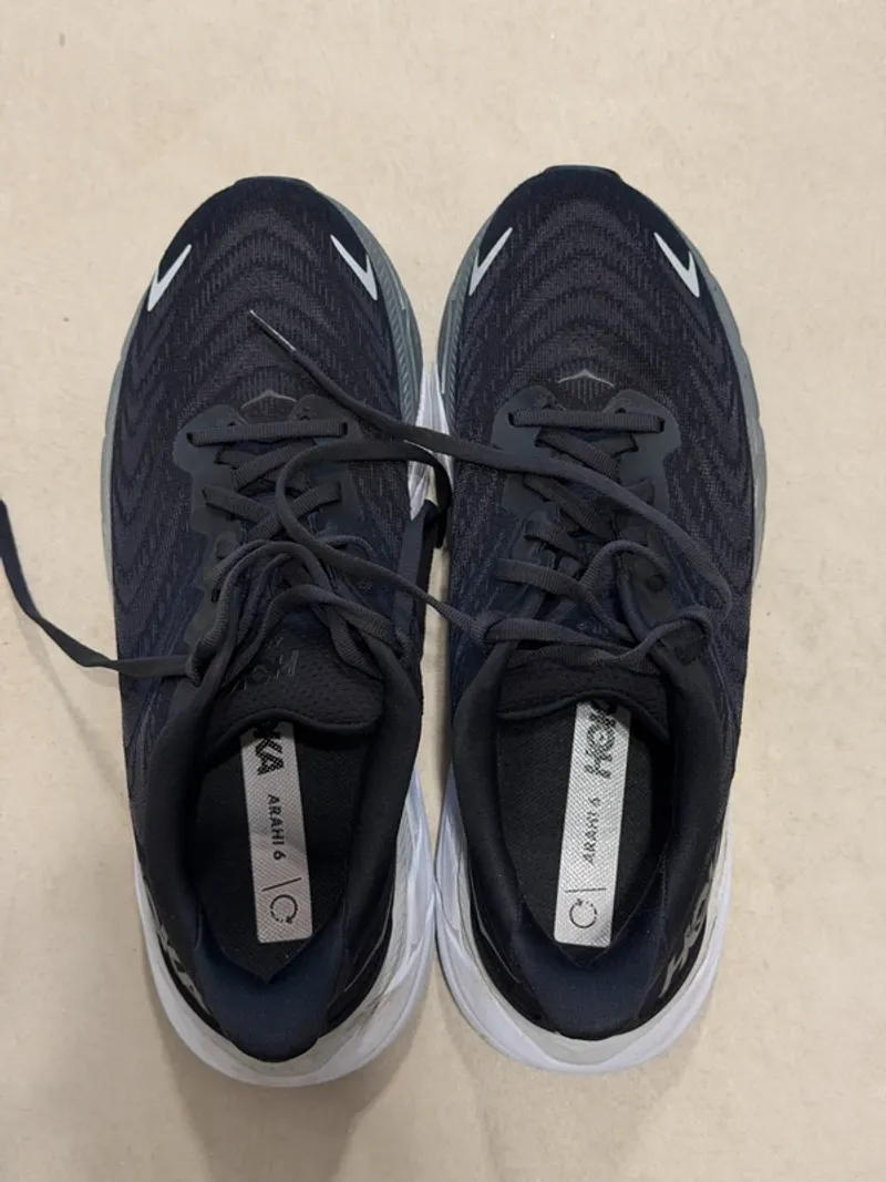 Used Hoka Arahi 6 Running Shoes