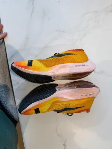 Used Nike ZoomX Vaporfly Next% 2 bike — image 2 of 5
