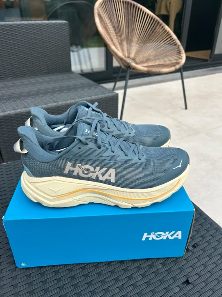 Used Hoka Challenger 8 bike — image 4 of 8
