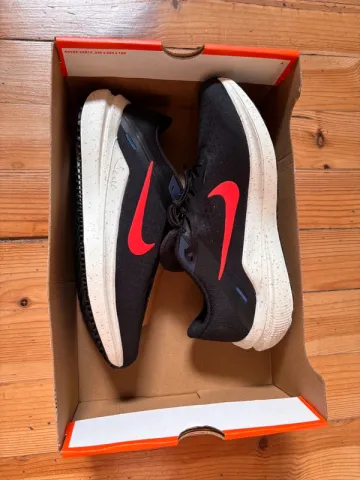Tweedehands Nike Air Winflo 10 bike — afbeelding 1 van 8