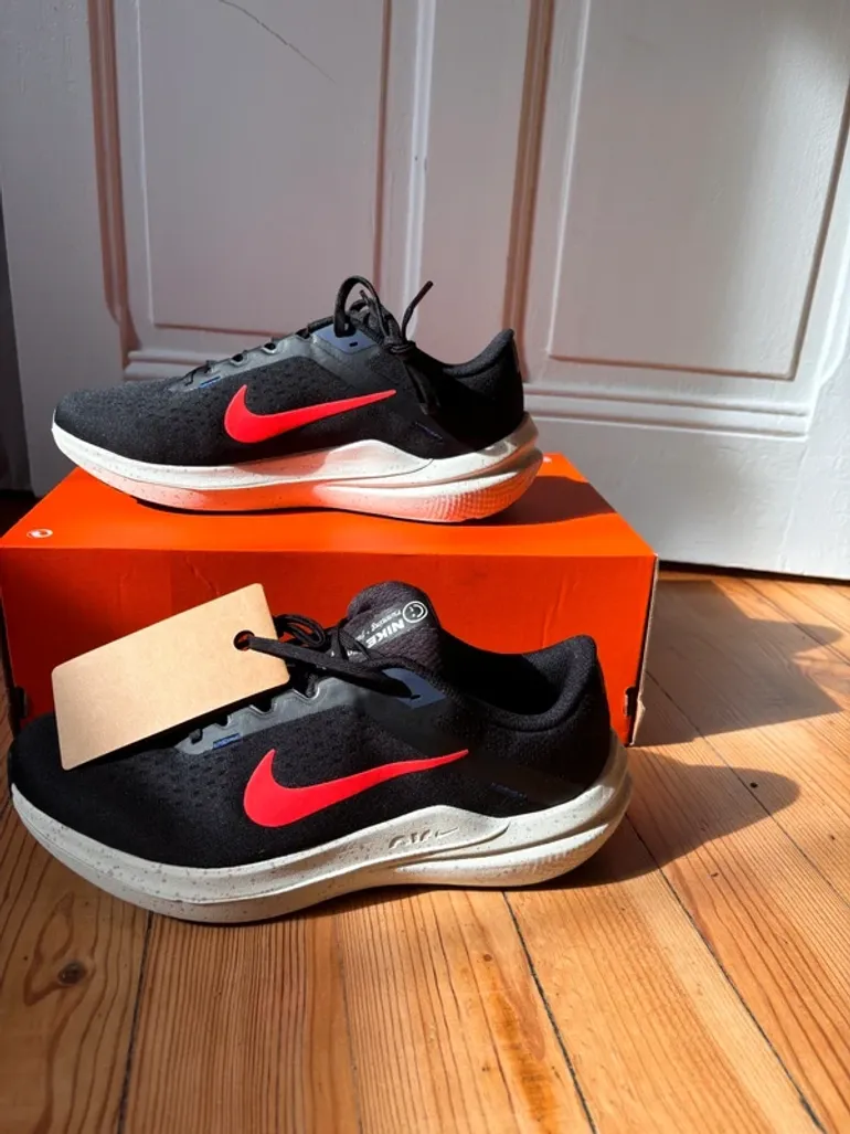 Tweedehands Nike Air Winflo 10 bike — afbeelding 2 van 8