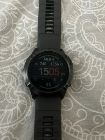 Used Garmin Fēnix 6X Pro bike — image 2 of 4