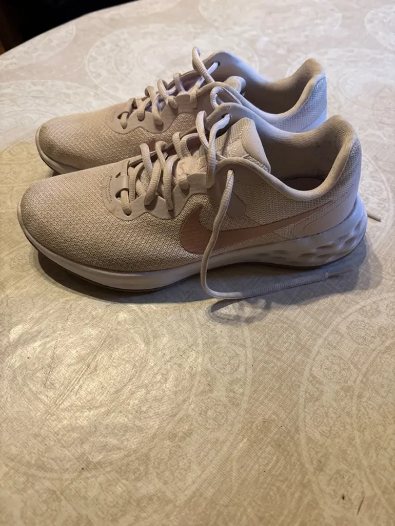 Used Nike Revolution 6 bike — image 4 of 5