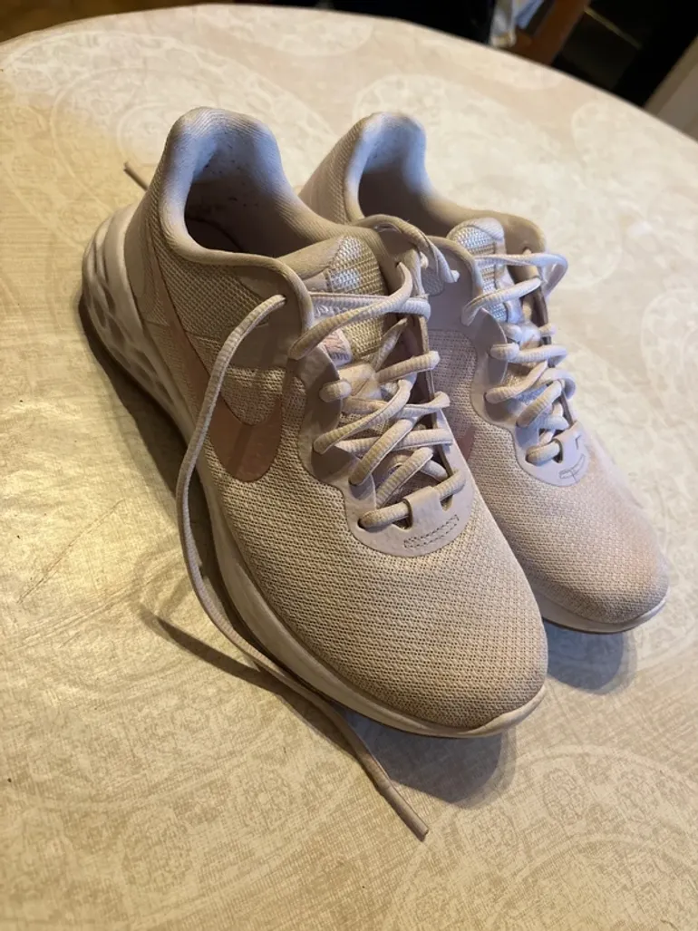 Used Nike Revolution 6 bike — image 2 of 5