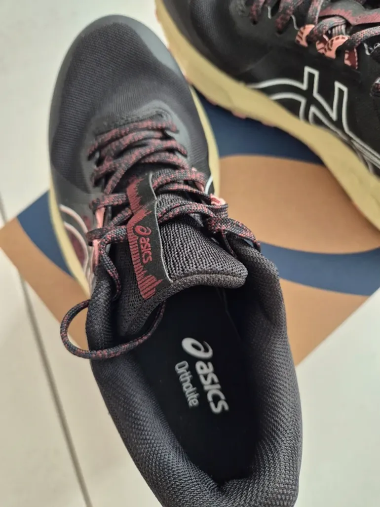 Used Asics Gel Sonoma 8 bike — image 7 of 8