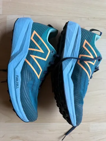 Używany New Balance Fuelcell Venym bike — zdjęcie 2 z 4