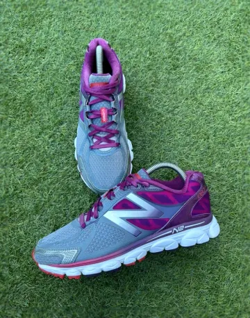 Używany New Balance Running Sneakers bike — zdjęcie 1 z 11
