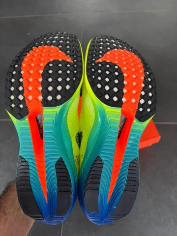 Nike Vaporfly Next% 3 bike usato — immagine 4 di 8