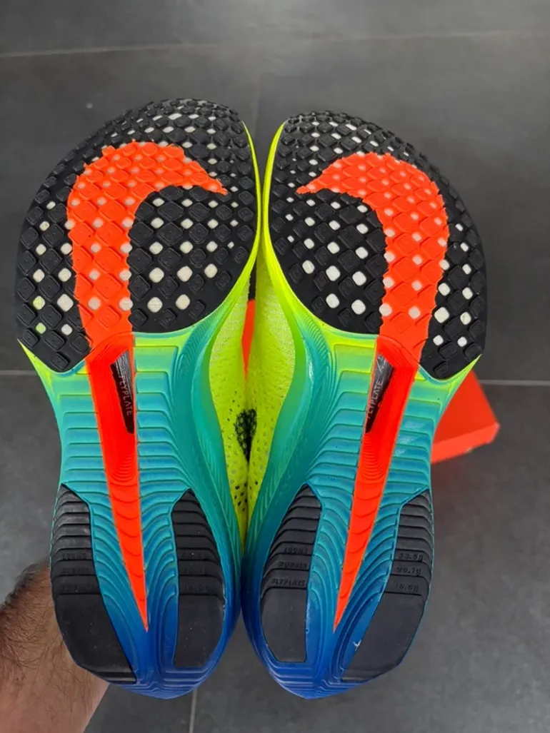 Nike Vaporfly Next% 3 bike usato — immagine 4 di 8