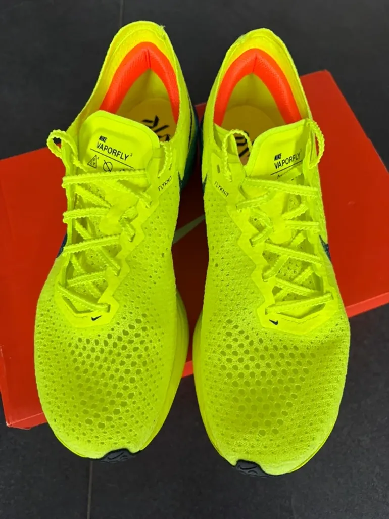 Nike Vaporfly Next% 3 bike usato — immagine 3 di 8