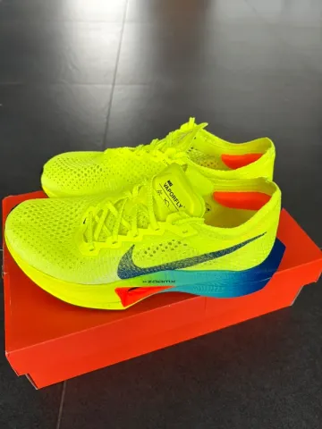 Nike Vaporfly Next% 3 bike usato — immagine 1 di 8
