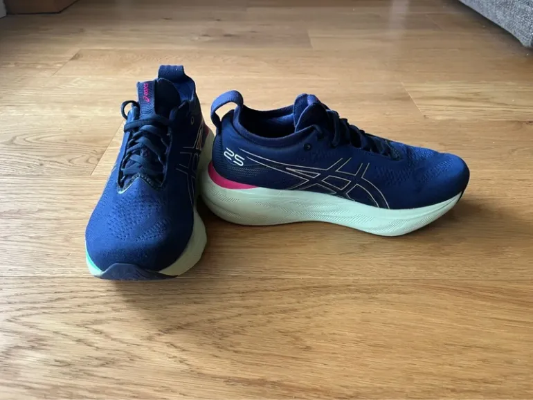 Brugt Asics Nimbus 25 bike — billede 4 af 9
