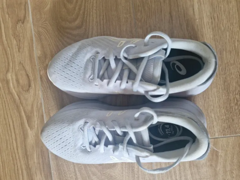 Tweedehands Asics Gel Nimbus bike — afbeelding 5 van 5