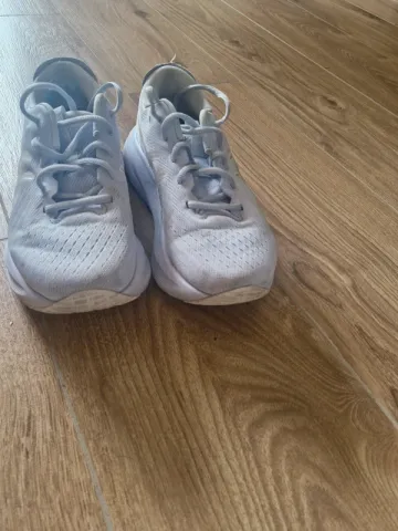 Tweedehands Asics Gel Nimbus bike — afbeelding 4 van 5
