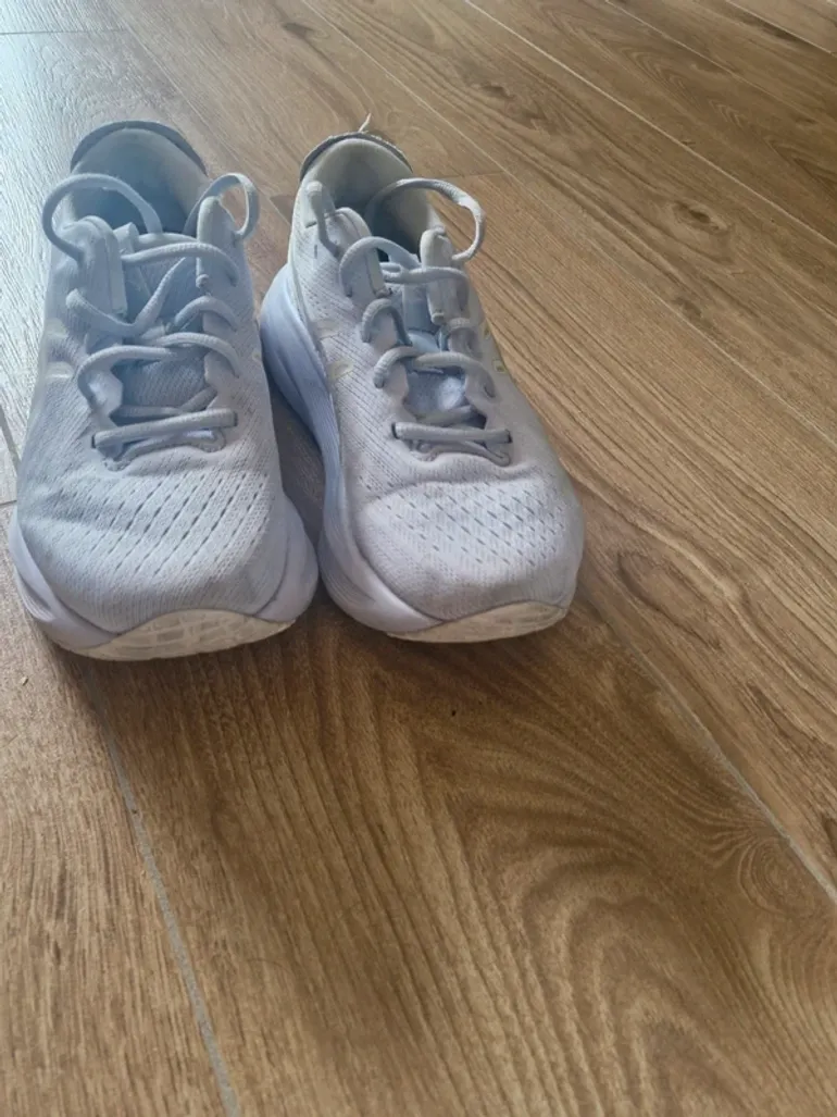 Tweedehands Asics Gel Nimbus bike — afbeelding 4 van 5