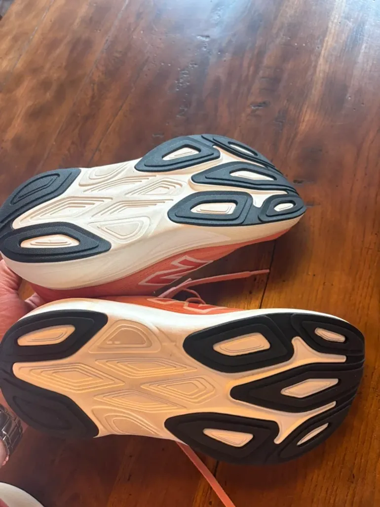 Używany New Balance Fresh Foam X More v6 bike — zdjęcie 3 z 5
