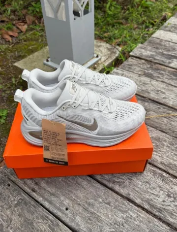 Used Nike Vomero 18 ZoomX bike — image 3 of 8