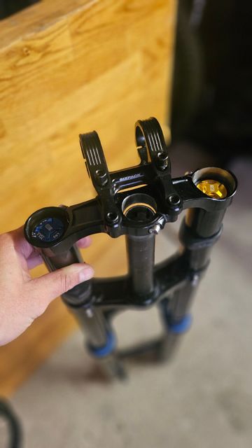 Used Öhlins DH38 Kit 2025 bike — image 7 of 12